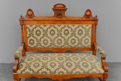 Gründerzeit Sofa / Bank in Nussbaum - zweite Hälfte des 19.Jahrhunderts