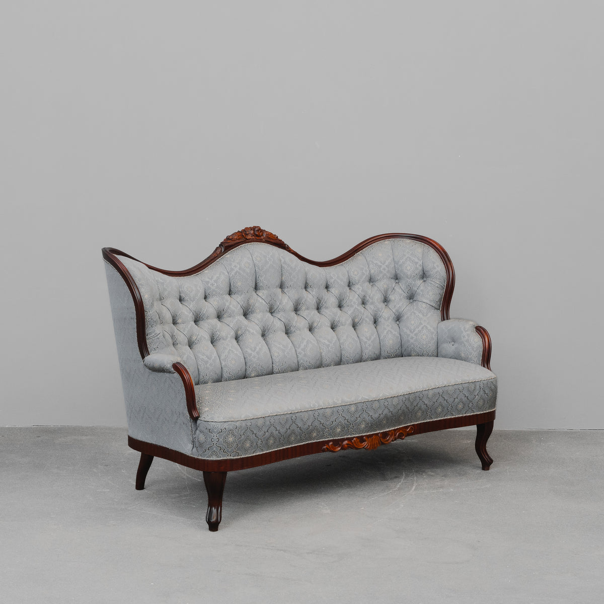 Zweisitzer Sofa im Antik Stil in Buche - zweite Hälfte des 20.Jahrhunderts