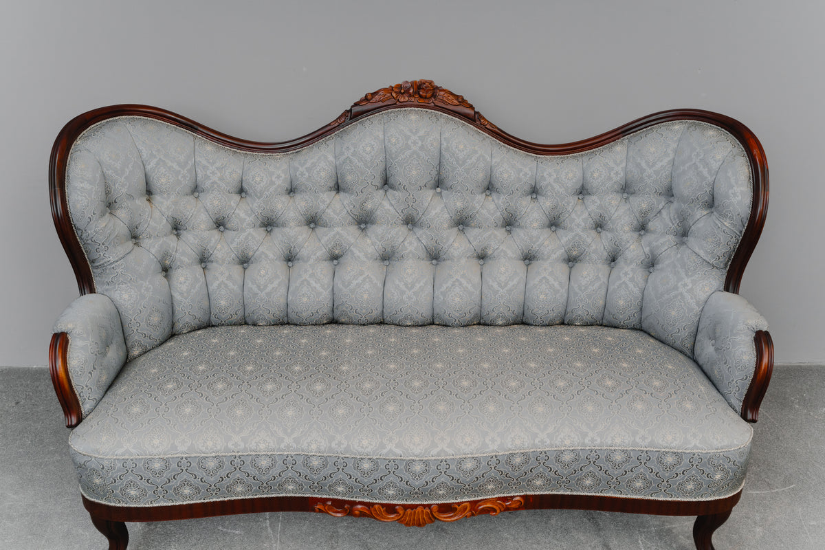Zweisitzer Sofa im Antik Stil in Buche - zweite Hälfte des 20.Jahrhunderts