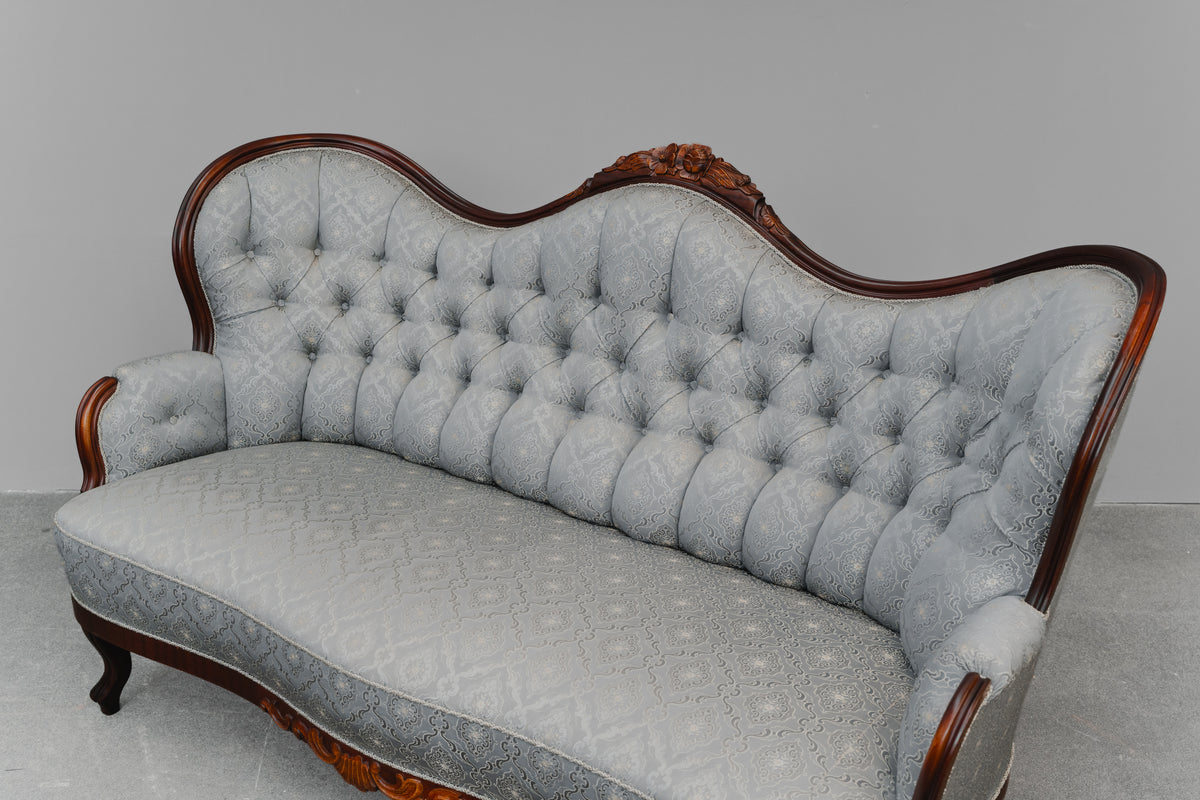 Zweisitzer Sofa im Antik Stil in Buche - zweite Hälfte des 20.Jahrhunderts