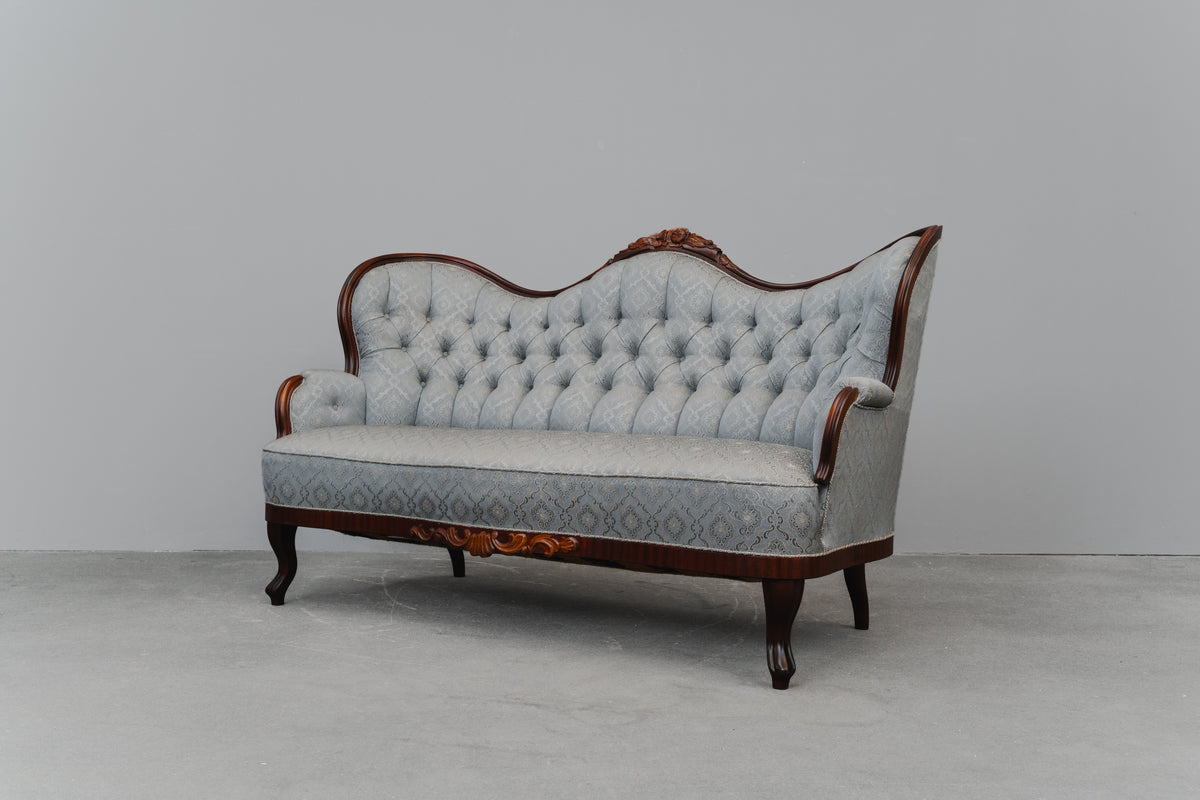 Zweisitzer Sofa im Antik Stil in Buche - zweite Hälfte des 20.Jahrhunderts