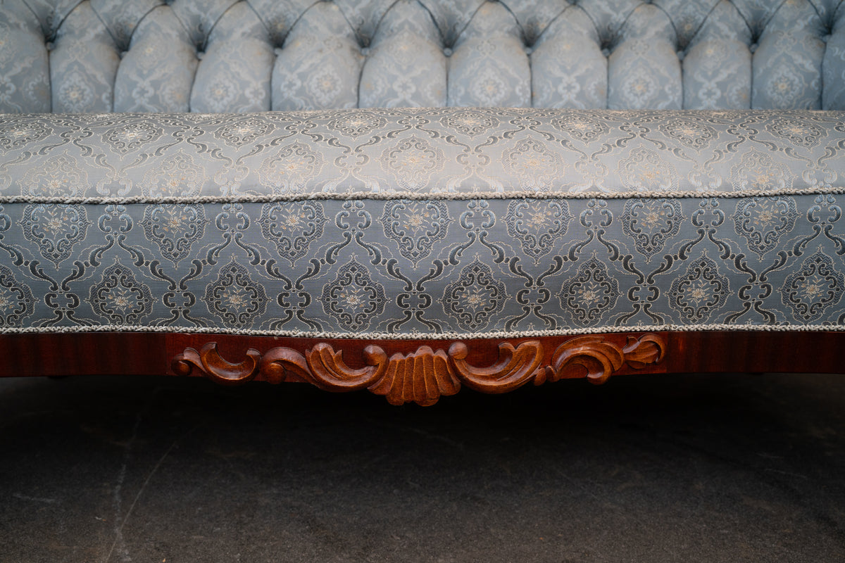 Zweisitzer Sofa im Antik Stil in Buche - zweite Hälfte des 20.Jahrhunderts