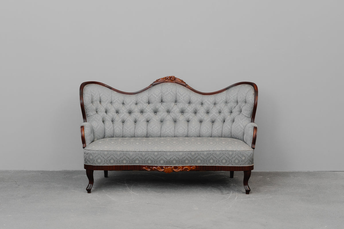 Zweisitzer Sofa im Antik Stil in Buche - zweite Hälfte des 20.Jahrhunderts