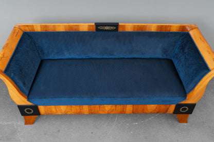 großes Biedermeier Sofa in Kirsche - erste Hälfte des 19.Jahrhunderts