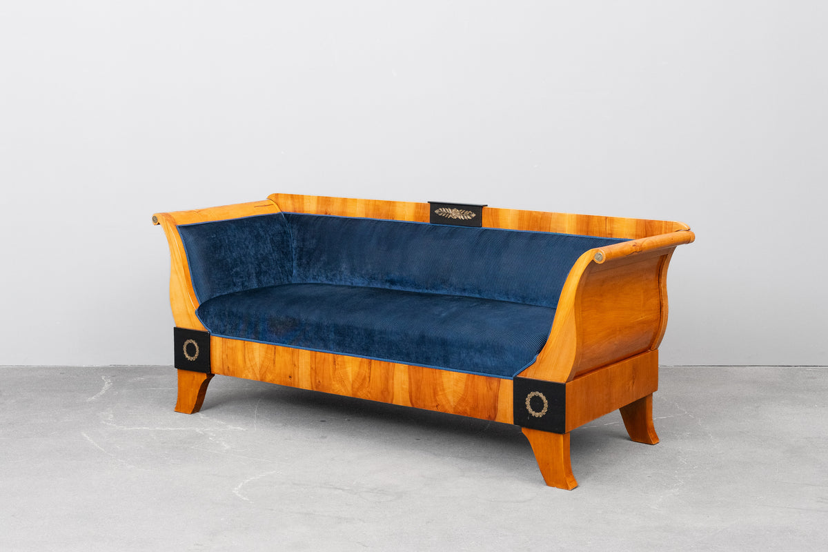 großes Biedermeier Sofa in Kirsche - erste Hälfte des 19.Jahrhunderts
