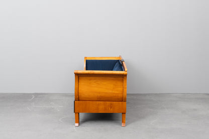 großes Biedermeier Sofa in Kirsche - erste Hälfte des 19.Jahrhunderts