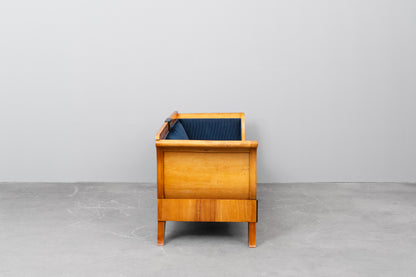 großes Biedermeier Sofa in Kirsche - erste Hälfte des 19.Jahrhunderts