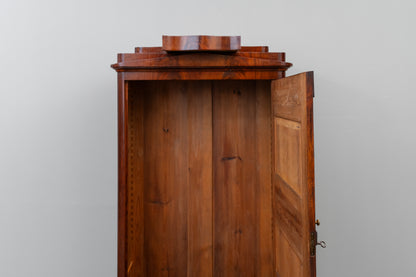 Biedermeier Garderobenschrank in Mahagoni - erste Hälfte des 19.Jahrhunderts