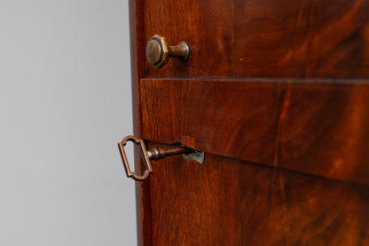 Biedermeier Garderobenschrank in Mahagoni - erste Hälfte des 19.Jahrhunderts