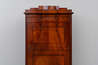 Biedermeier Garderobenschrank in Mahagoni - erste Hälfte des 19.Jahrhunderts