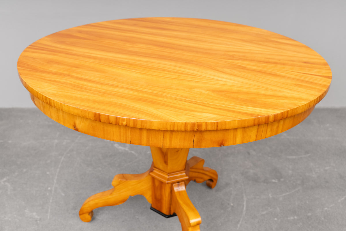 Biedermeier Esstisch in Kirsche - erste Hälfte des 19.Jahrhunderts