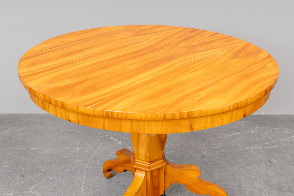 Biedermeier Esstisch in Kirsche - erste Hälfte des 19.Jahrhunderts
