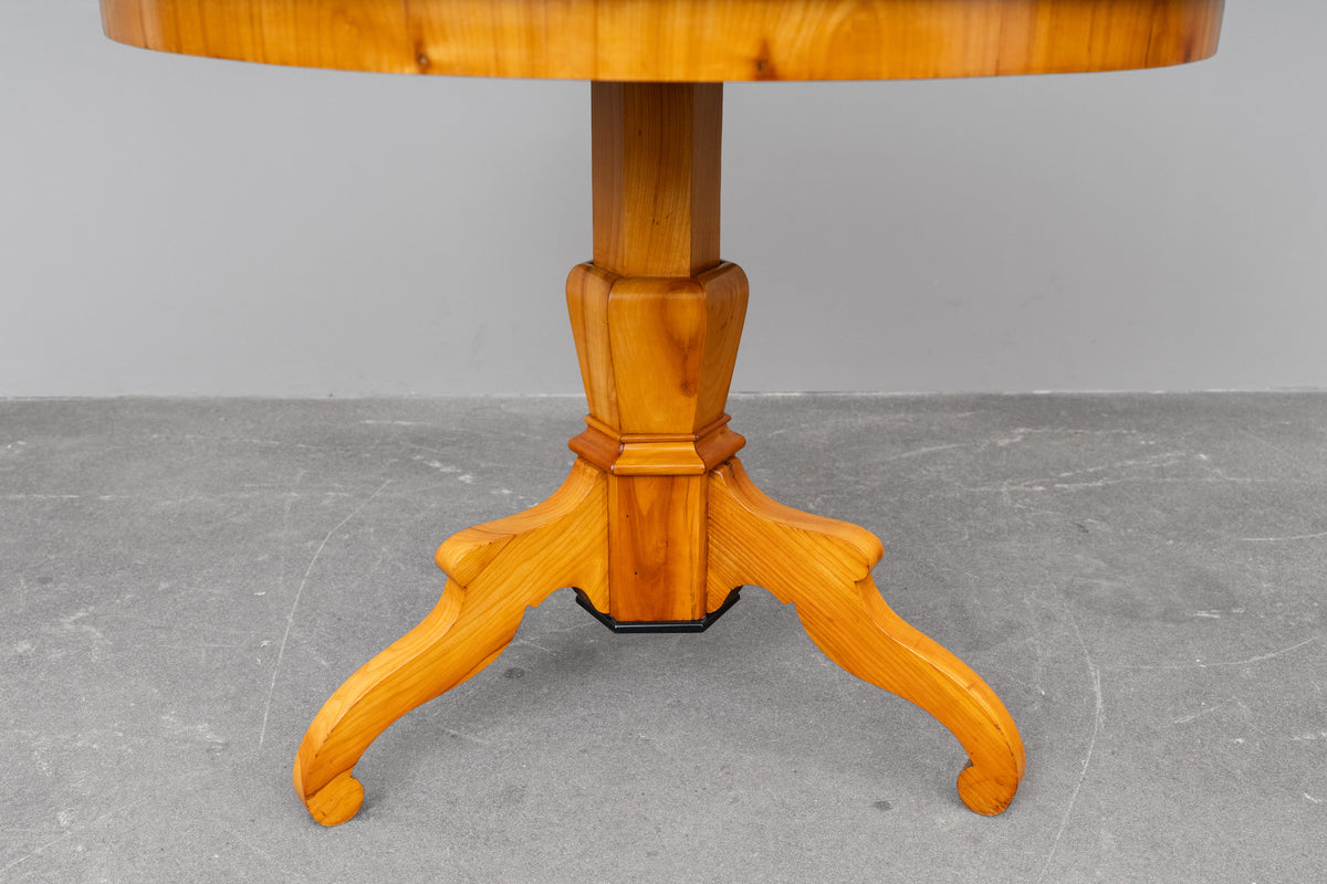 Biedermeier Esstisch in Kirsche - erste Hälfte des 19.Jahrhunderts