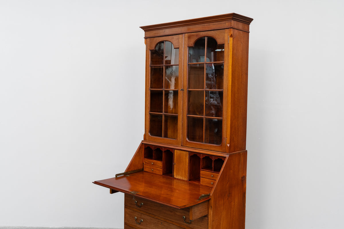 Schrägklappensekretär mit Vitrinenaufsatz in Mahagoni & Eiche - Englischer Stil - um 1900