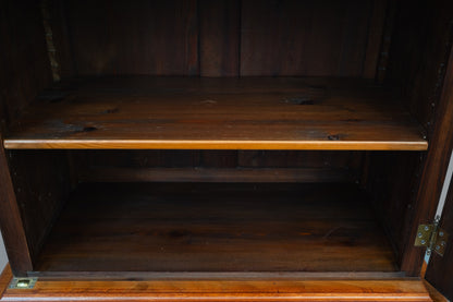 Gründerzeit Bücherschrank in Nussbaum - zweite Hälfte des 19.Jahrhunderts