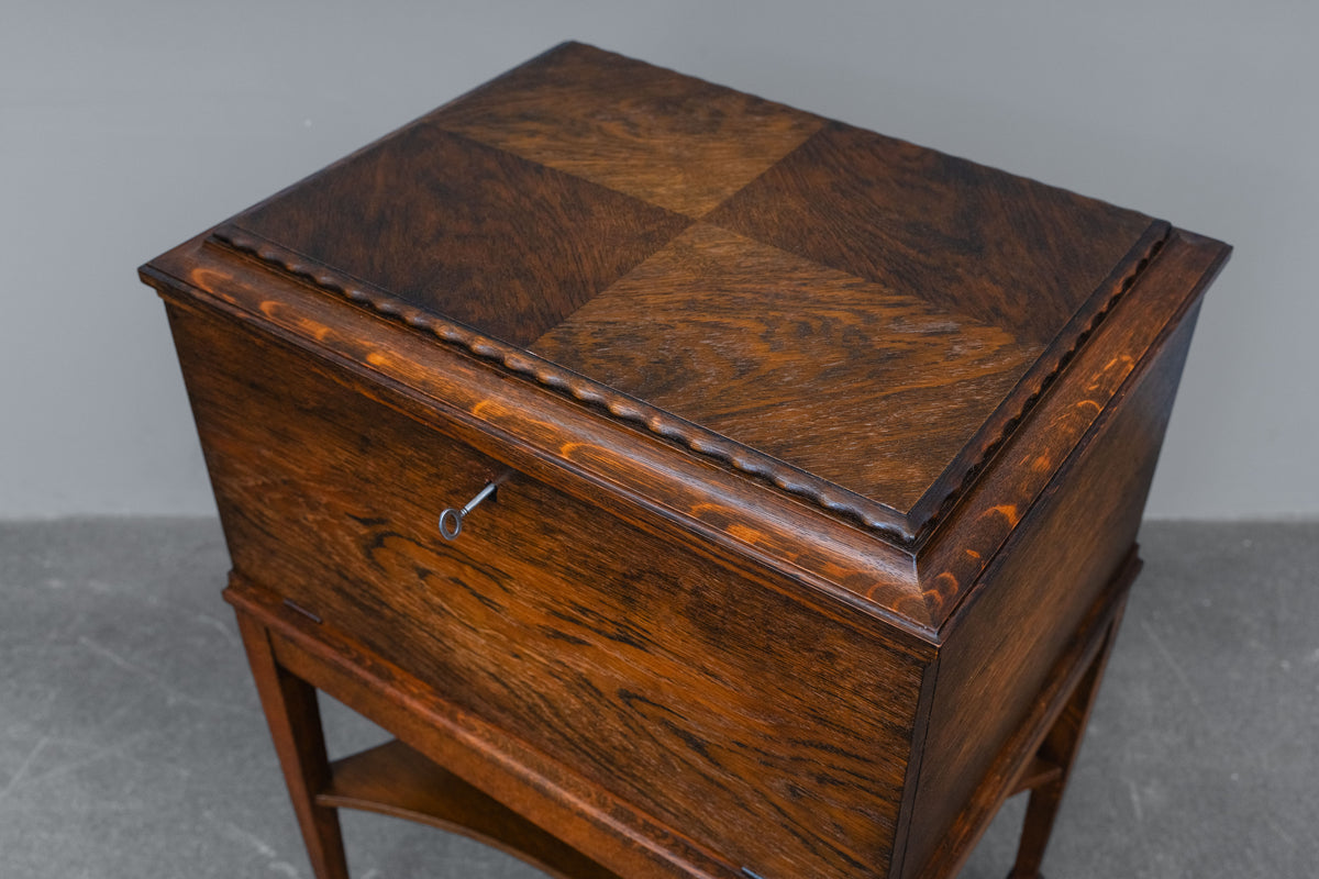 Jugendstil Besteckschrank in Eiche - um 1900