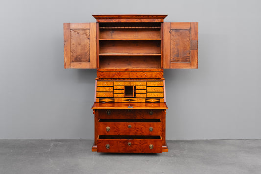 Biedermeier Schrägklappen-Sekretär mit Aufsatz in Birke - erste Hälfte des 19.Jahrhunderts