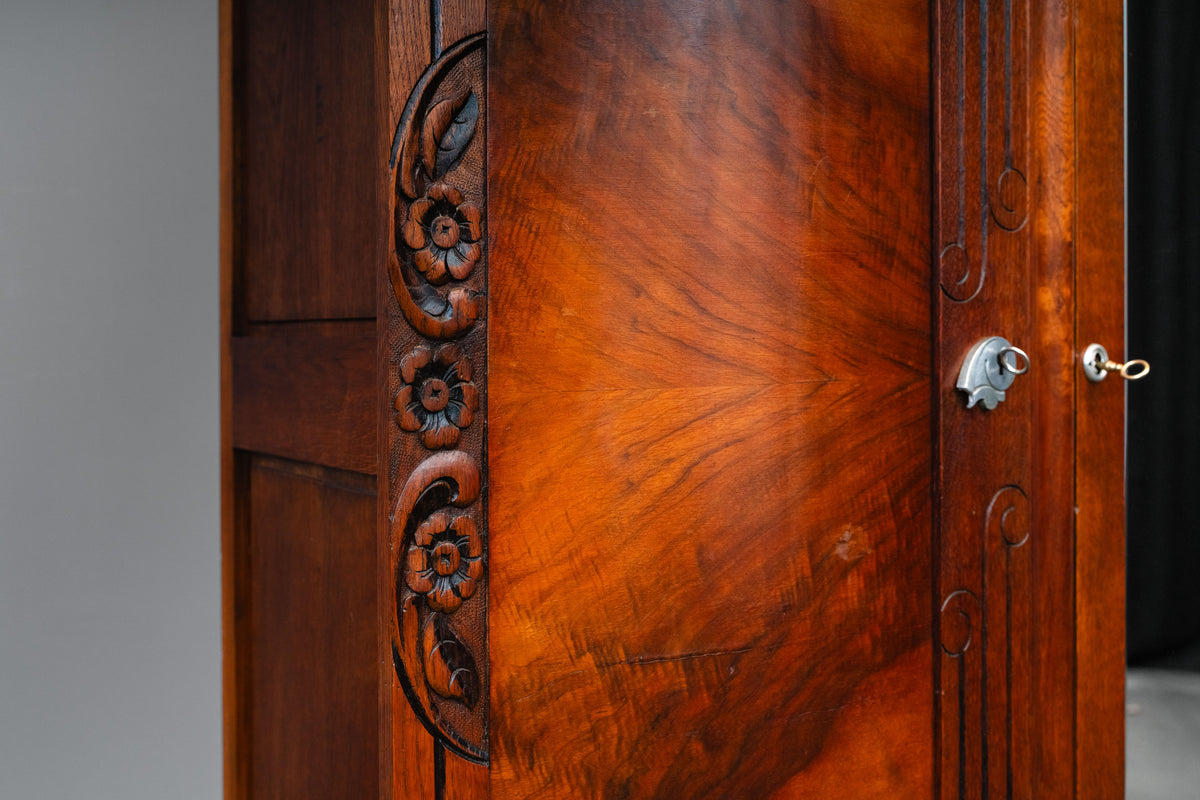 Art Déco Kleiderschrank in Eiche und Nussbaum - 1920er / 1930er Jahre