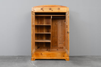 Jugendstil Kleiderschrank in Kiefer - Anfang des 20.Jahrhunderts