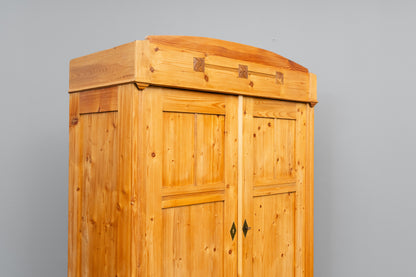 Jugendstil Kleiderschrank in Kiefer - Anfang des 20.Jahrhunderts