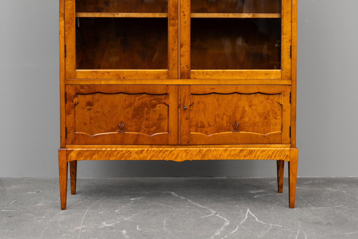Art Déco Vitrine in Birke - 1920er / 1930er Jahre