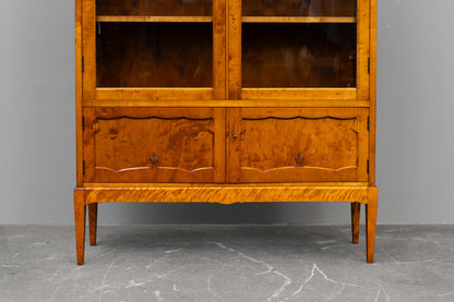 Art Déco Vitrine in Birke - 1920er / 1930er Jahre