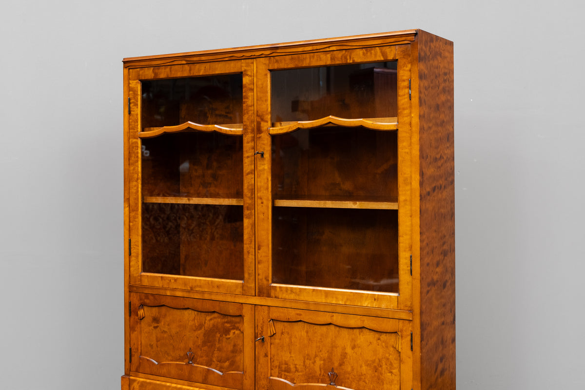 Art Déco Vitrine in Birke - 1920er / 1930er Jahre