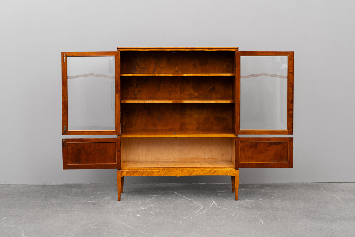 Art Déco Vitrine in Birke - 1920er / 1930er Jahre