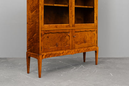 Art Déco Vitrine in Birke - 1920er / 1930er Jahre