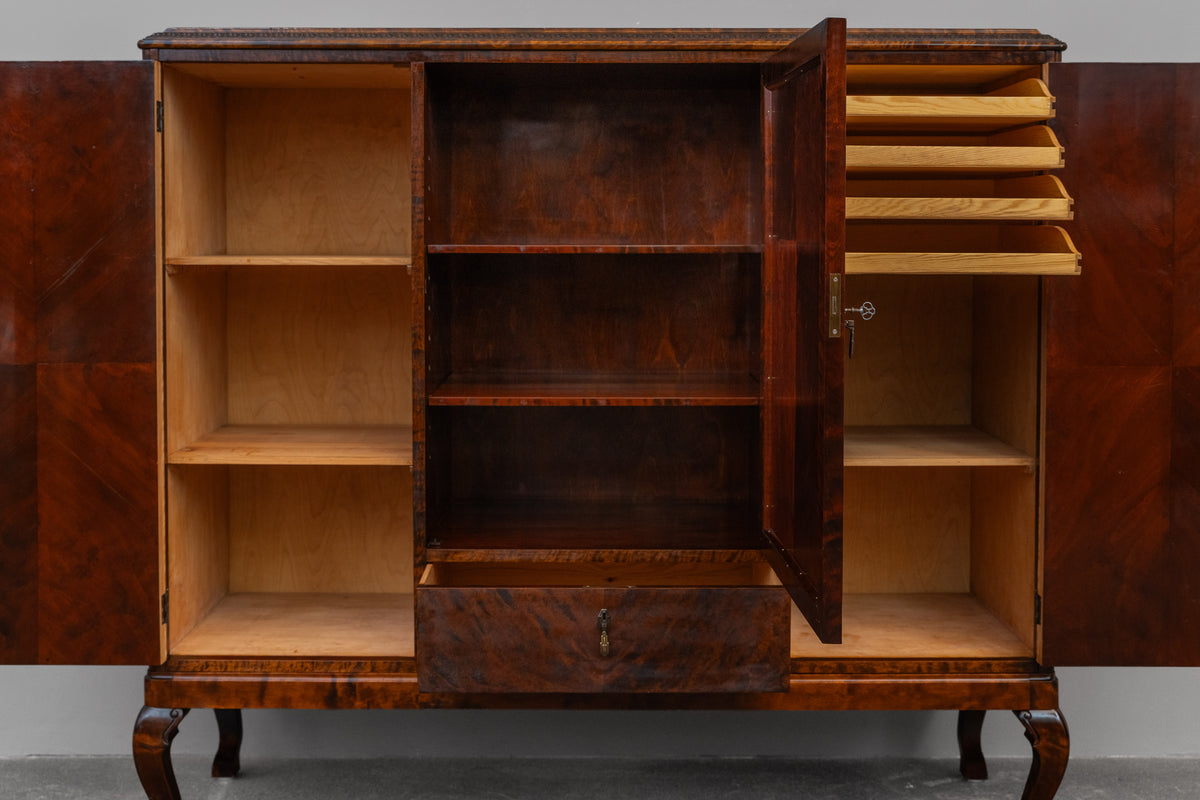 Art Déco Esszimmerschrank in Birke - erste Hälfte des 20.Jahrhunderts