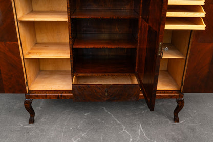 Art Déco Esszimmerschrank in Birke - erste Hälfte des 20.Jahrhunderts