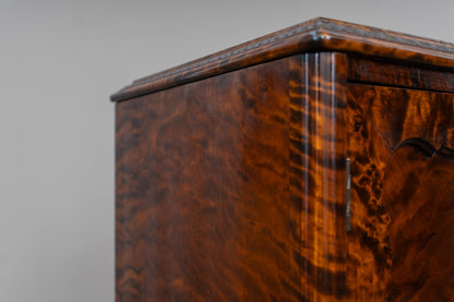Art Déco Esszimmerschrank in Birke - erste Hälfte des 20.Jahrhunderts