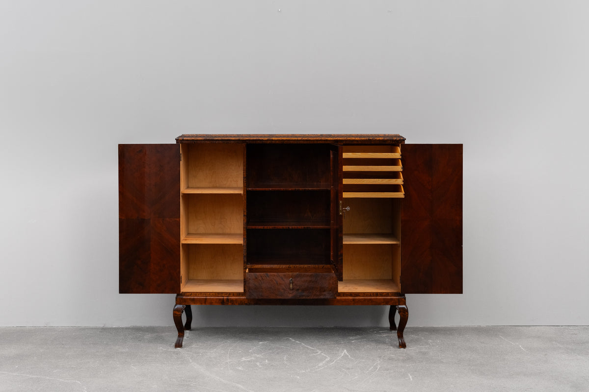 Art Déco Esszimmerschrank in Birke - erste Hälfte des 20.Jahrhunderts