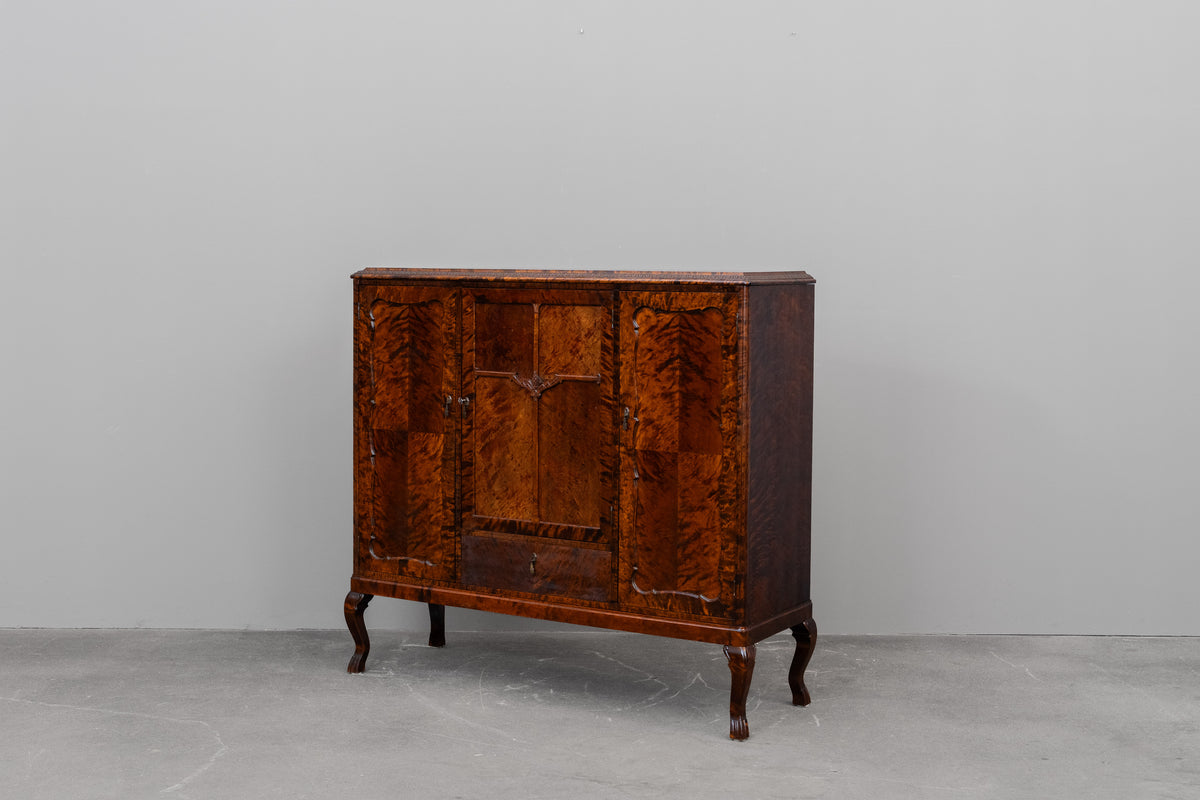 Art Déco Esszimmerschrank in Birke - erste Hälfte des 20.Jahrhunderts
