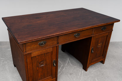 Jugendstil Schreibtisch in Eiche - erste Hälfte des 20.Jahrhunderts