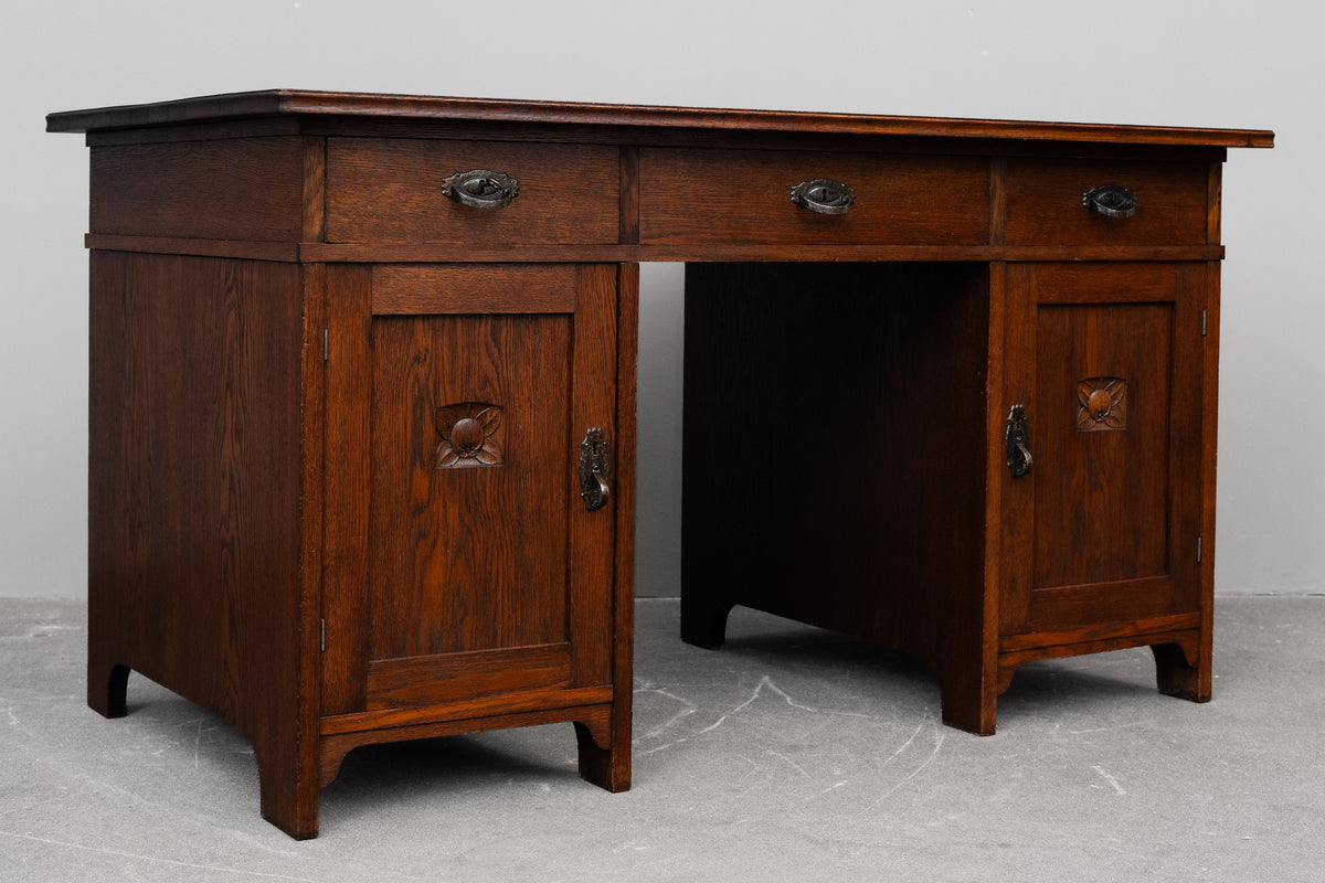 Jugendstil Schreibtisch in Eiche - erste Hälfte des 20.Jahrhunderts