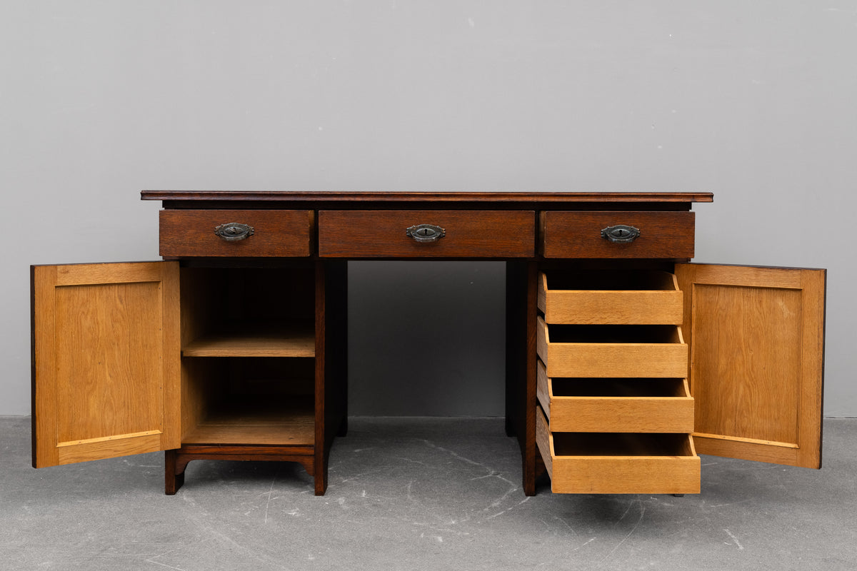 Jugendstil Schreibtisch in Eiche - erste Hälfte des 20.Jahrhunderts