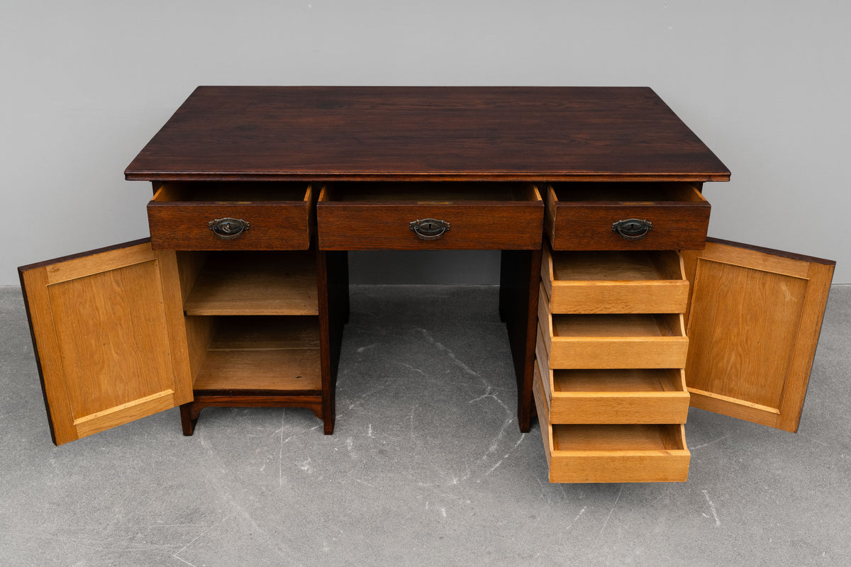 Jugendstil Schreibtisch in Eiche - erste Hälfte des 20.Jahrhunderts