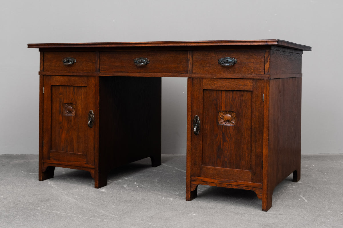 Jugendstil Schreibtisch in Eiche - erste Hälfte des 20.Jahrhunderts