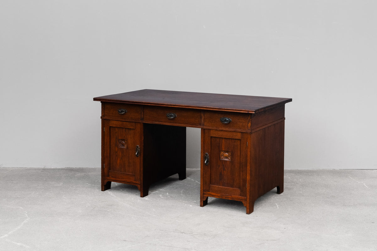 Jugendstil Schreibtisch in Eiche - erste Hälfte des 20.Jahrhunderts