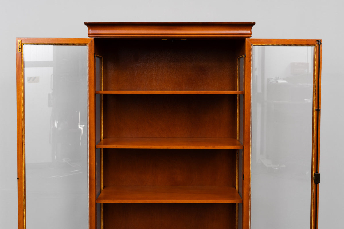 Vitrinenschrank im Biedermeier Stil - Ende des 20.Jahrhunderts