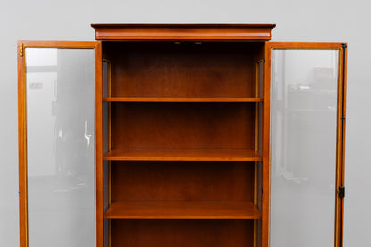Vitrinenschrank im Biedermeier Stil - Ende des 20.Jahrhunderts