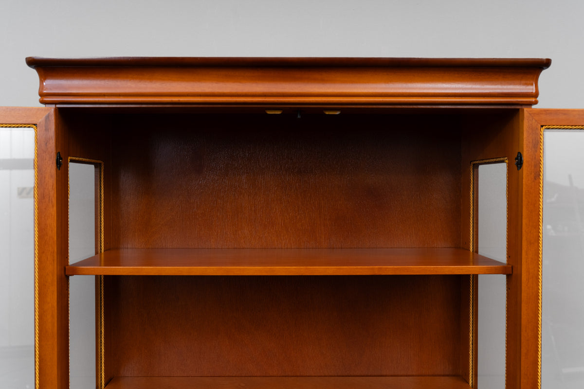 Vitrinenschrank im Biedermeier Stil - Ende des 20.Jahrhunderts
