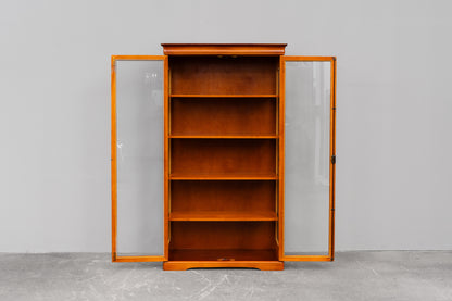 Vitrinenschrank im Biedermeier Stil - Ende des 20.Jahrhunderts