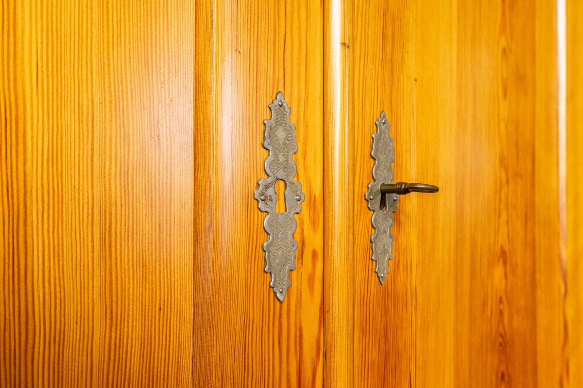 Kleiderschrank Garderobe Schrank Regal Kommode Alt Antik MÖBLINGER 2411_0501