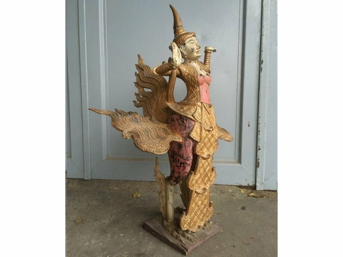 Große Holzskulptur Phra Khrut Pha vergoldet alt antik 48
