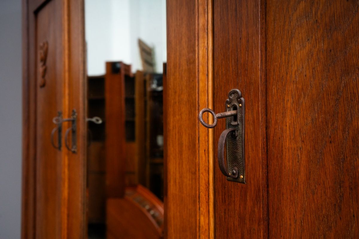 Jugendstil Kleiderschrank in Eiche - Anfang des 20.Jahrhunderts