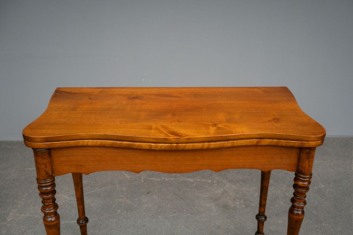 Biedermeier Spieltisch in Nussbaum - Mitte des 19.Jahrhunderts