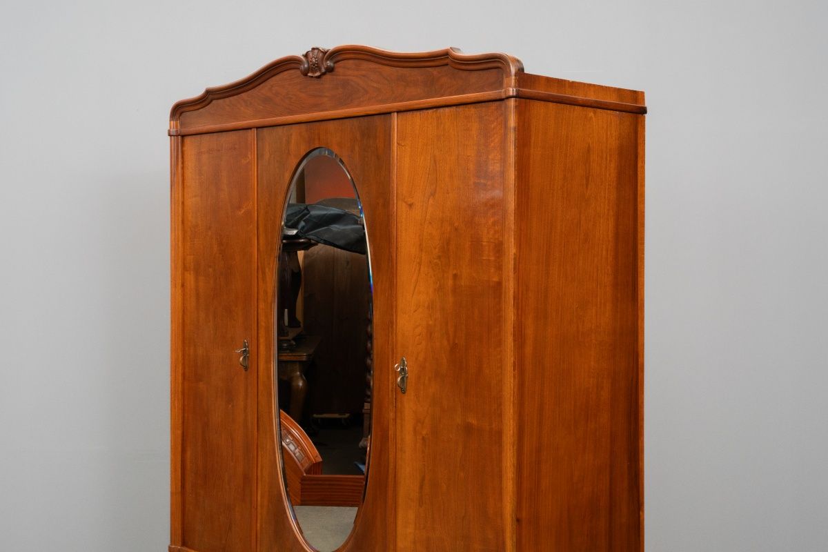 Jugendstil Kleiderschrank in Nussbaum - Anfang des 20.Jahrhunderts