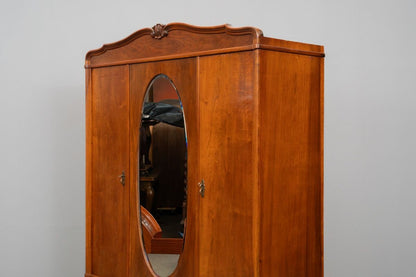 Jugendstil Kleiderschrank in Nussbaum - Anfang des 20.Jahrhunderts